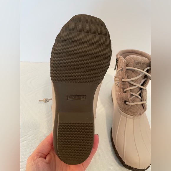 Sperry Women’s Duckboot in Oyster/Oatmeal, Size 7. - Picture 8 of 8